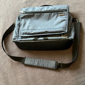 Samsonite Nylon Ripstop Messenger Bag